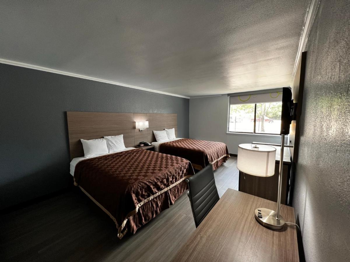 Super 8 By Wyndham Fort Worth Entertainment District Dış mekan fotoğraf